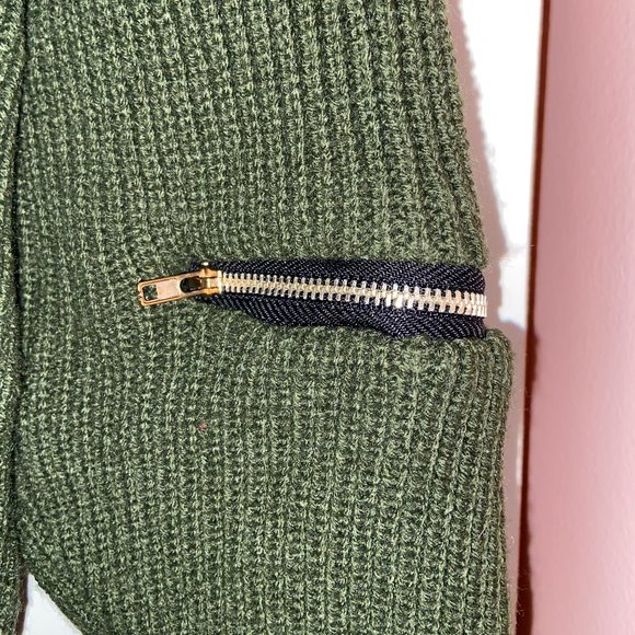 [2-Piece] Cropped Knit Sweaters | White + Green - Picture 8 of 15